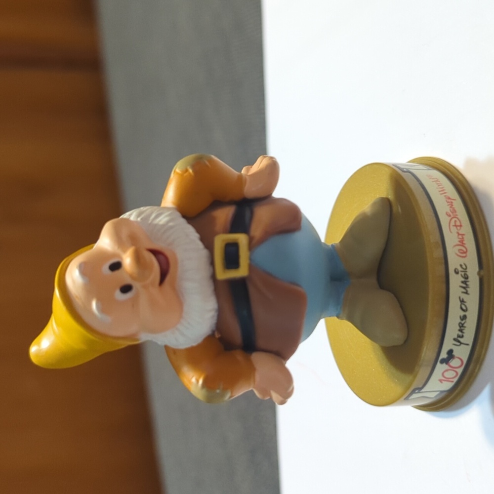Vintage Disney Seven‎ Dwarfs "Happy" 100 years of magic Figure from McDonalds